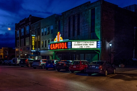 Capitol Theater In Bowling Green At Night