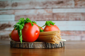 tomatoes, parsley and pasta