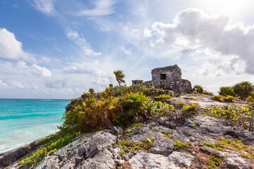 Fototapeta na wymiar Mayan ruins over Caribbean Sea