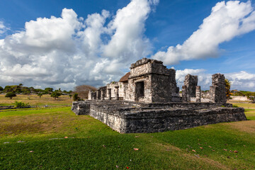 Fototapeta na wymiar Mayan ruins over Caribbean Sea. Tulum Mexico