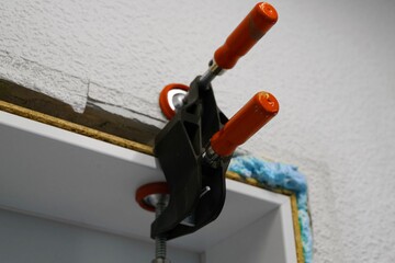 mounting a door frame with wedges