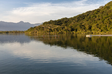 Barco de pesca ancorado no Rio Guaratuba litoral Norte de São Paulo