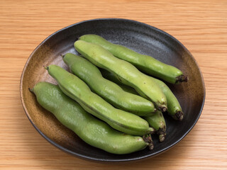 生のソラマメ