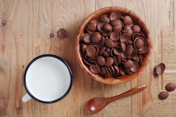 Chocolate corn flakes with milk