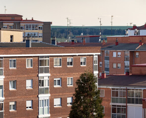 El monte sur de Burgos visto desde el barrio de Gamonal. Tomada en abril de 2020.