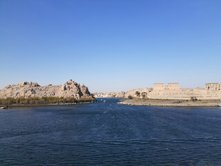 Fototapeta na wymiar The Nile on a blue day with water is a beautiful blue color.