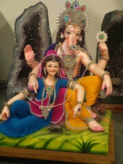 Obraz premium Famous hindu god ganesh with spouse