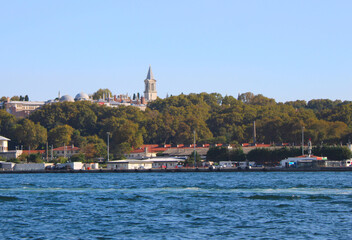 Fototapeta na wymiar view of the port of Karakoy in Istanbul , Topkapi palace and Halic sea