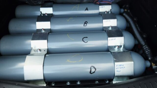 Alternative energy, high pressure tank for liquid petrol gas methanol