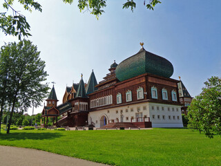 Fototapeta na wymiar Kolomenskoye museum wooden palace of Tsar Alexey Mikhailovich sunny day