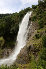 Fototapeta premium Partschins, wodospad Partschinser, Burggrafenamt, Południowy Tyrol, Alto Adige, wodospad, Zielbach, Włochy