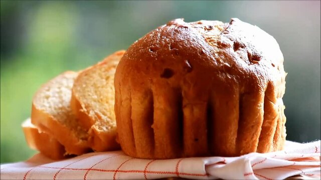 bread with pumpkin rotates
