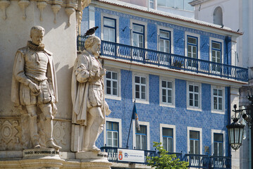 statues on the monument dedicated to Camões, Lisbon