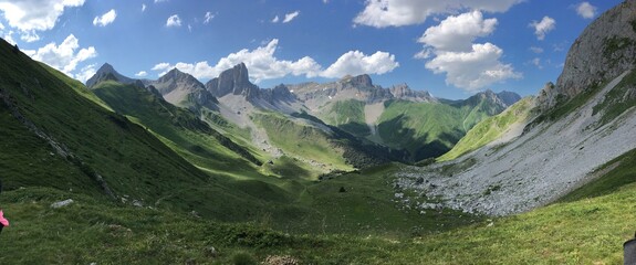 Fototapeta na wymiar Paysages de montagnes aux Pyrénées
