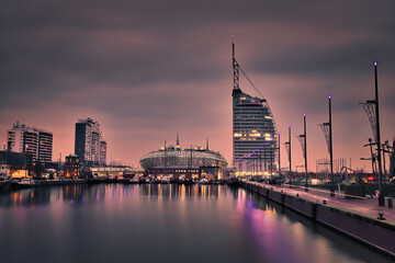 Havenwelten in Bremerhaven währen der blauen Stunde