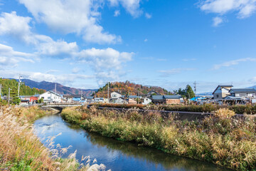Fototapeta premium The Autumn Colors of Echizen Ono Castle in Fukui, Japan