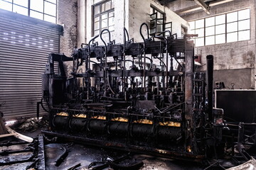 Protesters stormed the factory and set fire to equipment. A messy scene in which the equipment has...