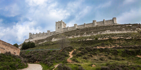 Fototapeta na wymiar Castle of Peñafiel, Valladolid (Spain).