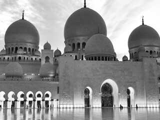 Naklejka premium Sheikh Zayed Grand Mosque in Abu Dhabi, Dubai