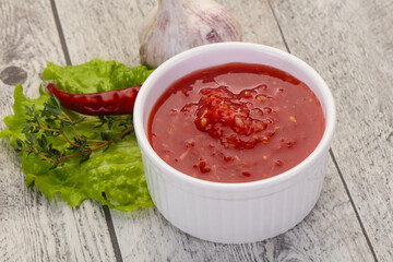 Spicy tomato and garlic sauce