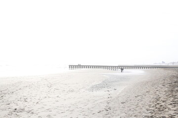 plaza piasek falochron fale morze © AMTM