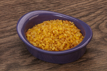 Vegetarian cuisine - dry bulgur for cooking