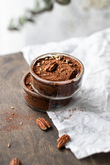 Vegan avocado mousse with pecan nuts 