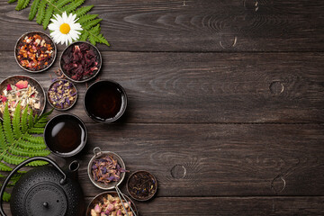 Obraz na płótnie Canvas Various herbal tea, teapot and cup