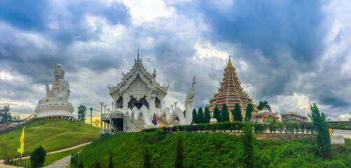 Naklejka premium Beautiful landscape view of Wat Huay Pla Kang, a Chinese styled (Mahayana Buddhist) temple in the northern outskirts of Chiang Rai city, Thailand.