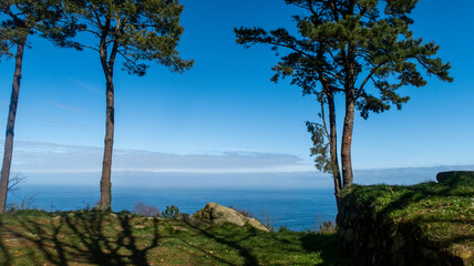 Fototapeta na wymiar Vistas al mar desde la montaña, Jaizkibel, Gipuzkoa