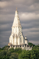 Fototapeta na wymiar Church of the Ascension in Kolomenskoye public park, Moscow, Russia
