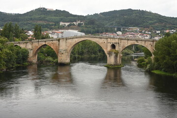 Fototapeta na wymiar puente romano