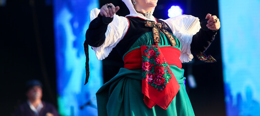 Spanish folkloric costume for woman 