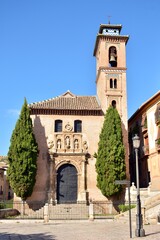 Fototapeta na wymiar Iglesia de Santa Ana en Plaza Nueva, Granada, Andalucía, España.