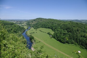 River Wye and a green valley area of Outstanding Natural Beauty in Symonds, UK - obrazy, fototapety, plakaty