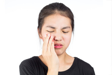 Women feel toothache due to tooth decay	

