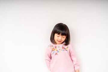 ポーズを決める女の子