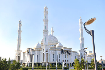 The most beautiful mosque in the world, the largest mosque in Asia, a beautiful mosque, a mosque in...