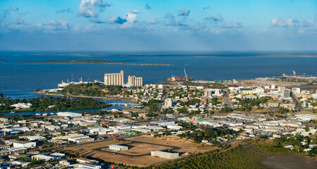 Fototapeta na wymiar Port city of Gladstone with the Coral Sea in the distance