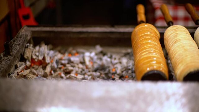  Kurtos Kalacs Cooking Baking on Hot Coal Traditional Hungarian Cake