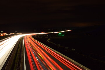 Autobahn bei Nacht