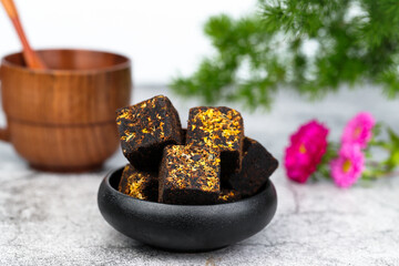 Brown sugar with sweet-scented osmanthus