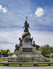 Fototapeta na wymiar Monumento a Cristobal Colón en Valladolid