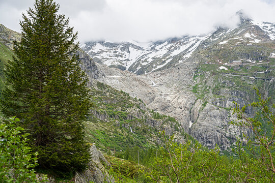 Felslandschaft vor Rhonegletscher am Furkapass, Kt. Wallis, Schweiz