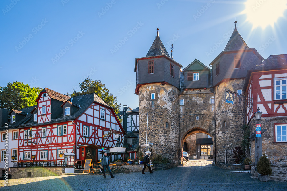 Wall mural burg, braunfels, hessen, deutschland