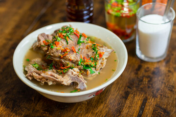 Hot & Spicy Pork Neck Bones Soup, Lang Zaap
