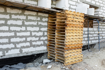 Construction of foam concrete blocks. Expansion of the room.