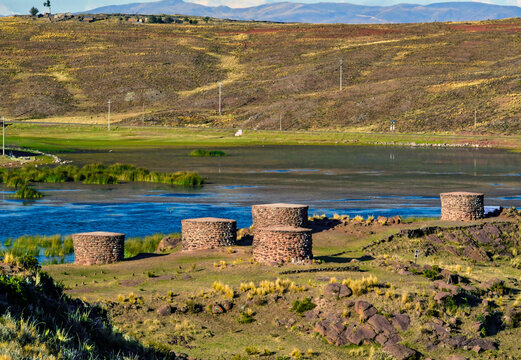 Sillustani chullpas 6