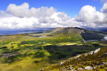 Magnifique vue panoramique sur la côte, les collines et les vals environnant dans le parc national...