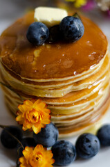 pancakes with honey and berries